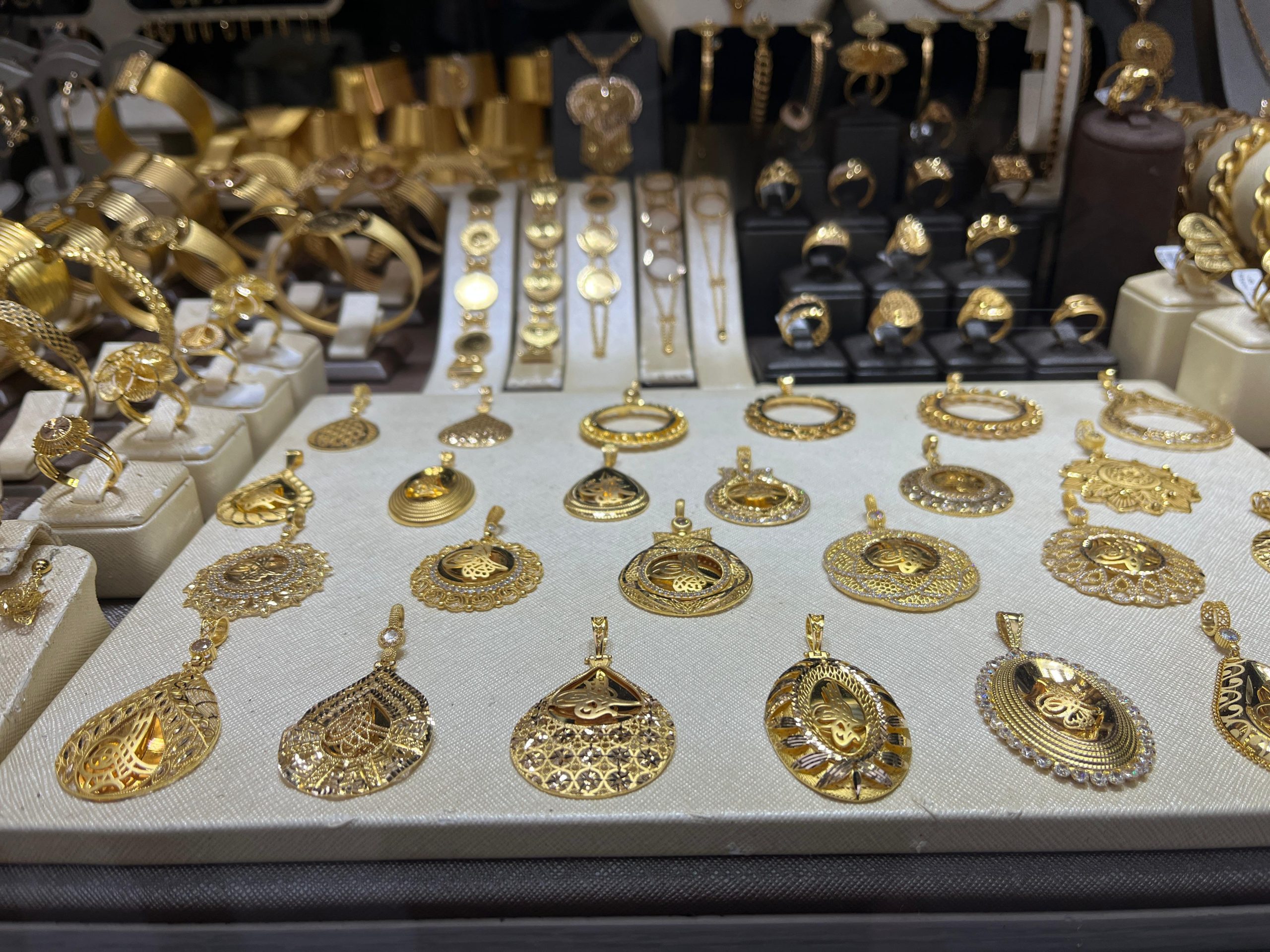 Altında rekor sonrası ani fren