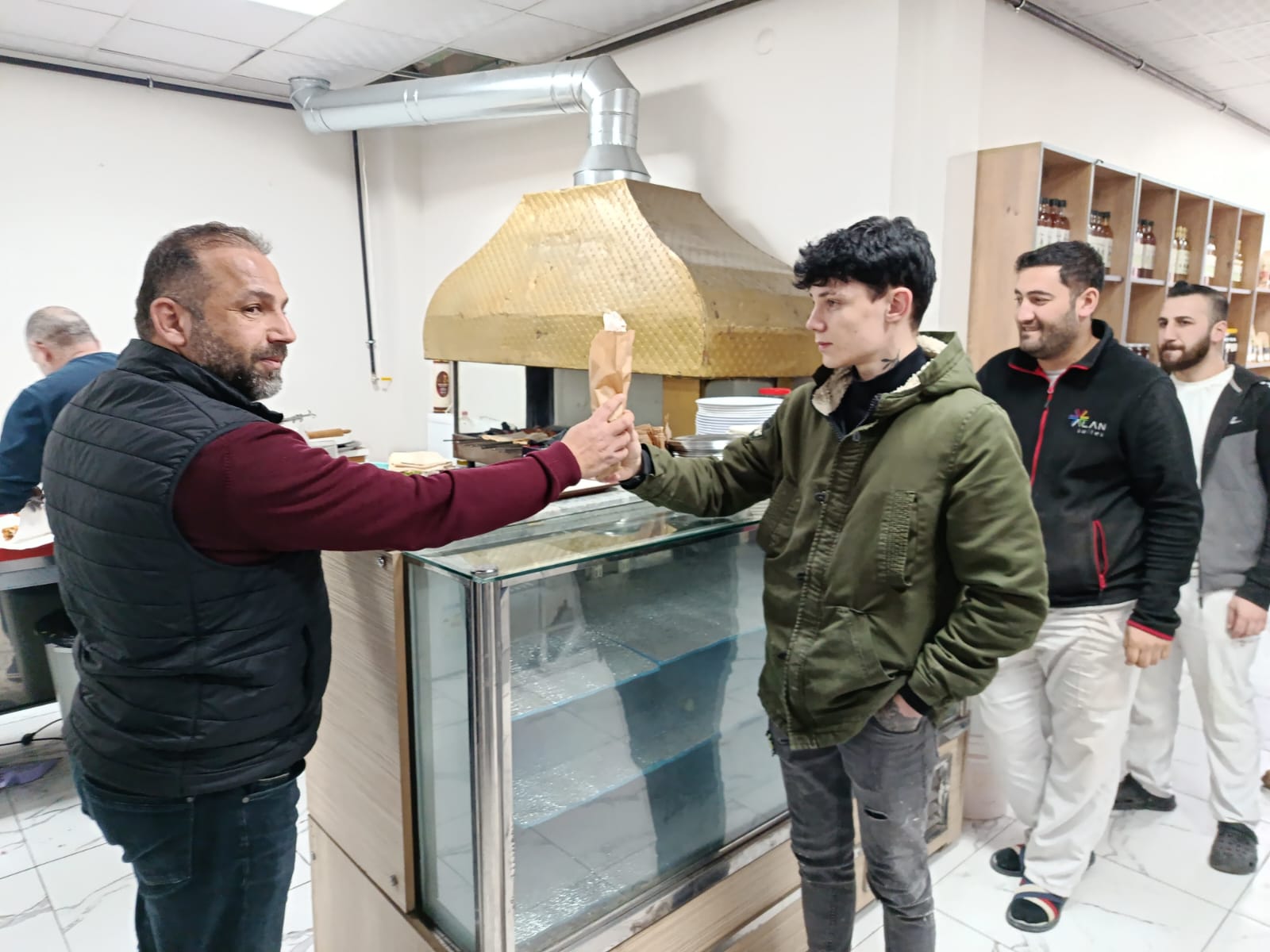 Asrın felaketinin yıl dönünde anlamlı ikram