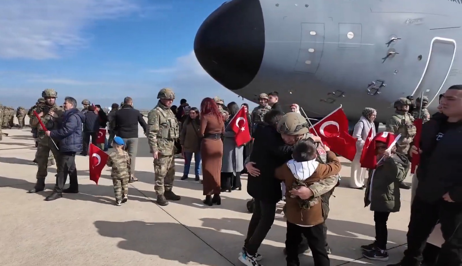 Aileler ağladı, Mehmetçik Çorlu'dan uğurlandı!