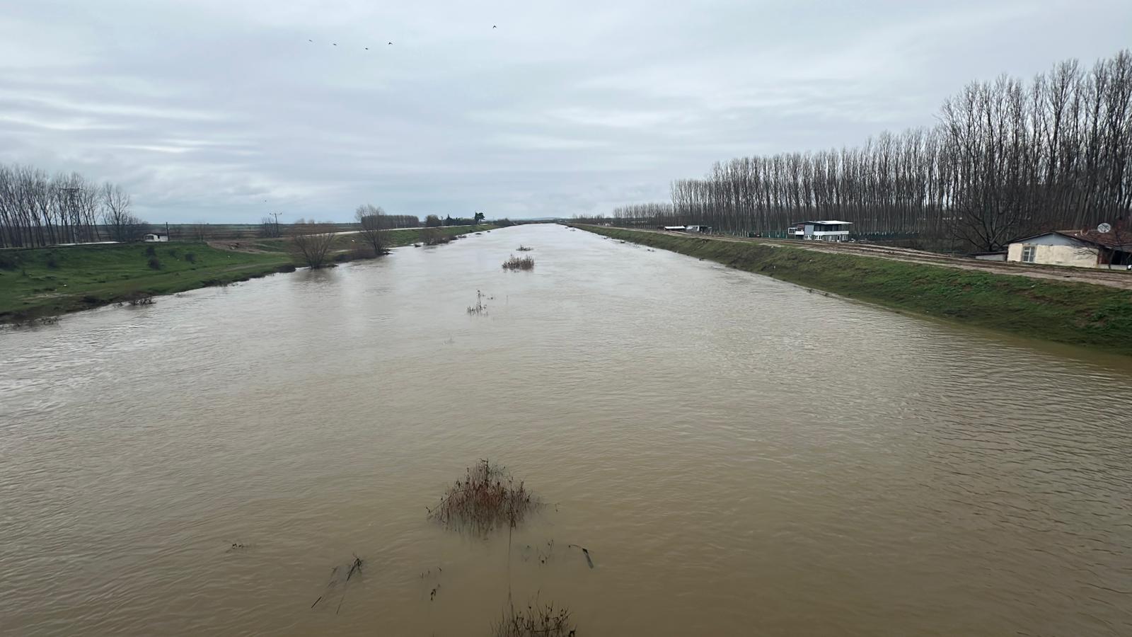 Meriç taştı, Kanal Edirne felaketi önledi!