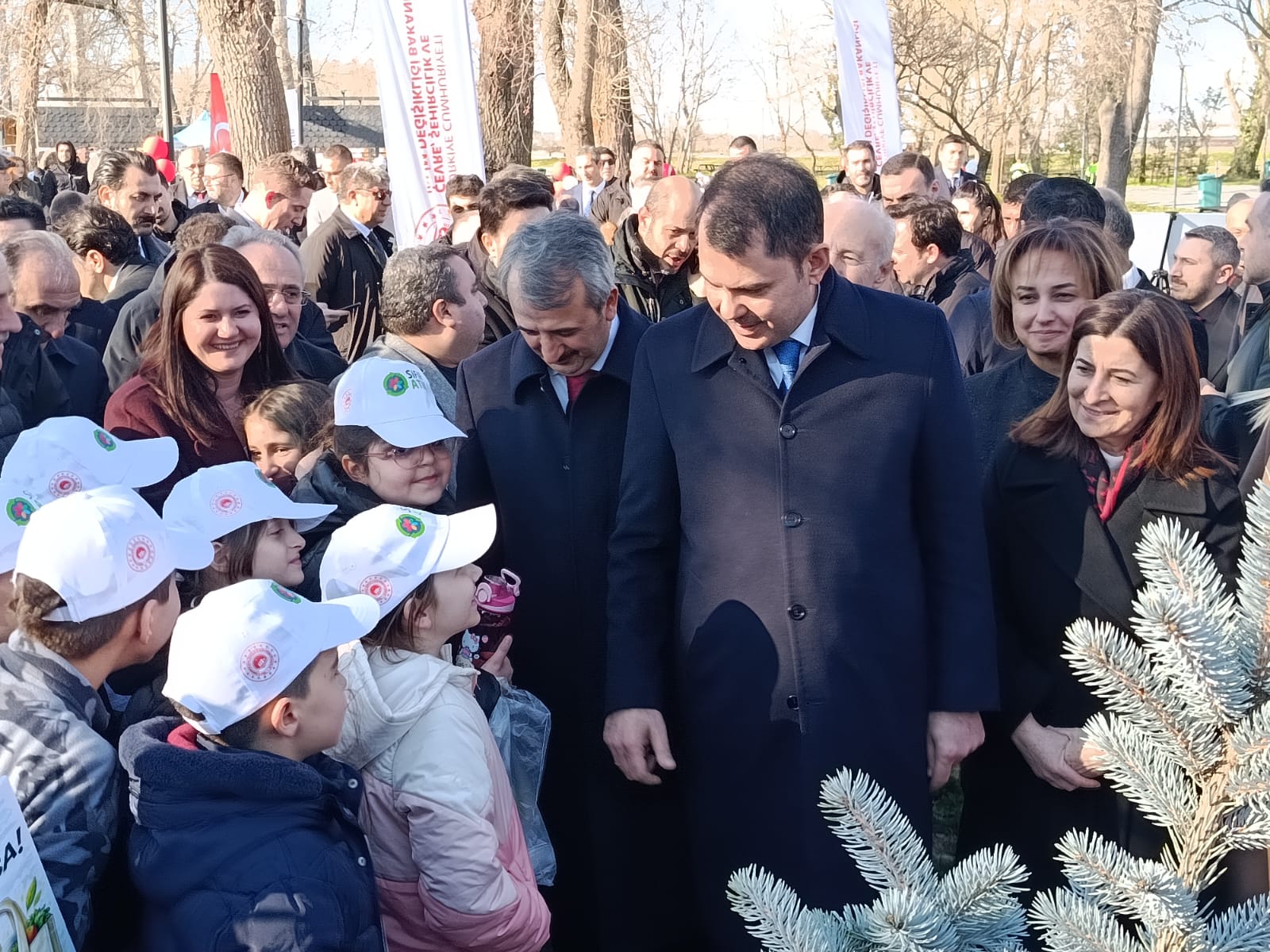 Bakan Kurum'dan Söğütlük'e ziyaret