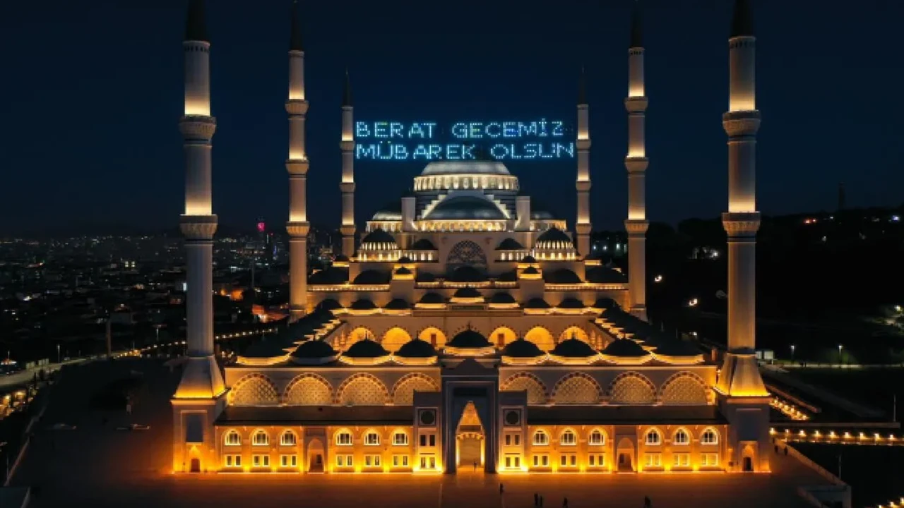 Ramazan ayının habercisi Berat Kandili yarın idrak edilecek