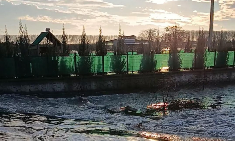 Bağ evleri sular altında