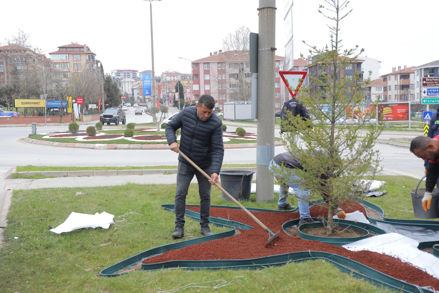 15 Temmuz Kavşağı'na peyzaj düzenlemesi