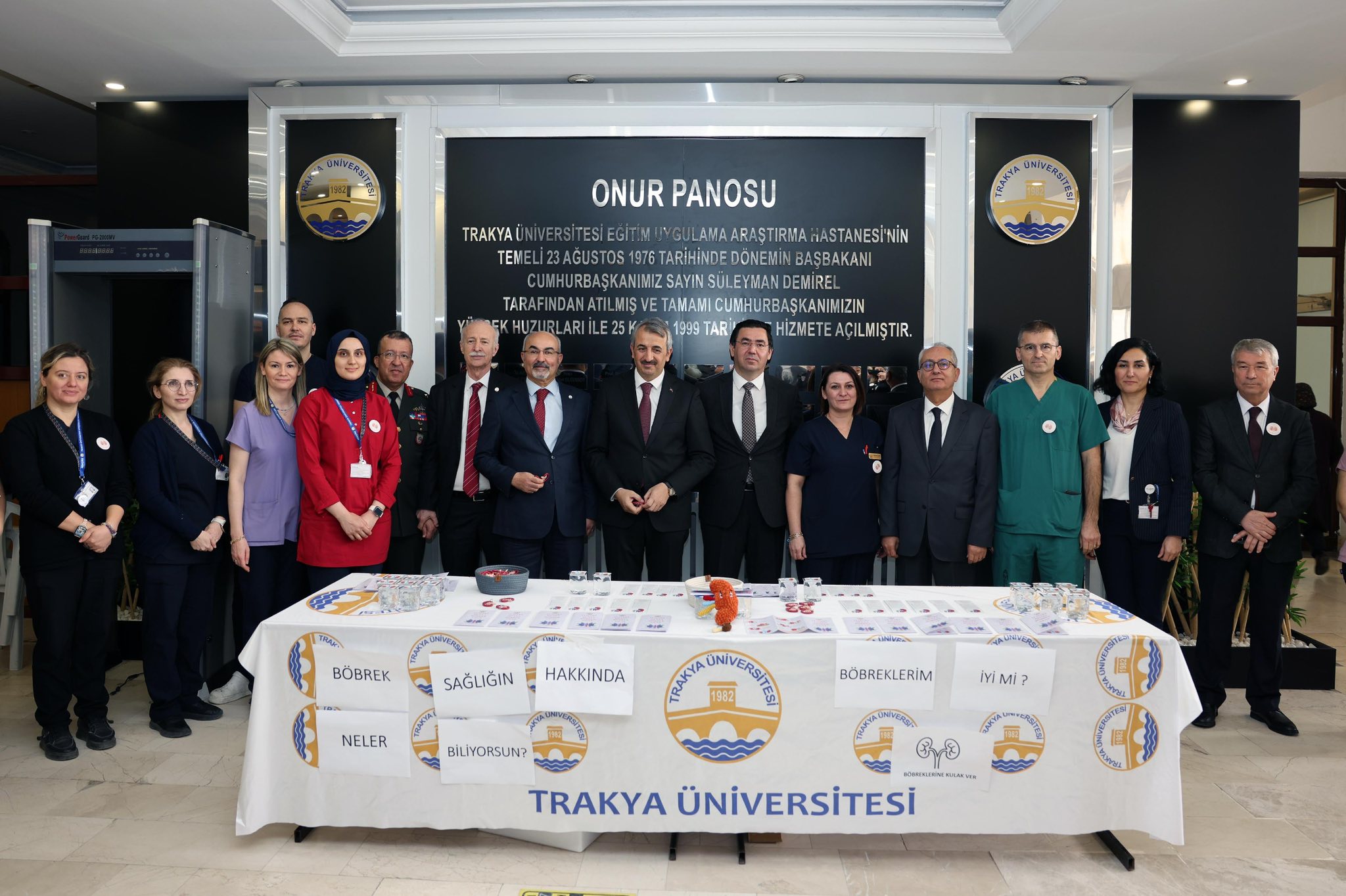 Uzmanlardan Uyarı: Her 6 Kişiden Biri Böbrek Hastası