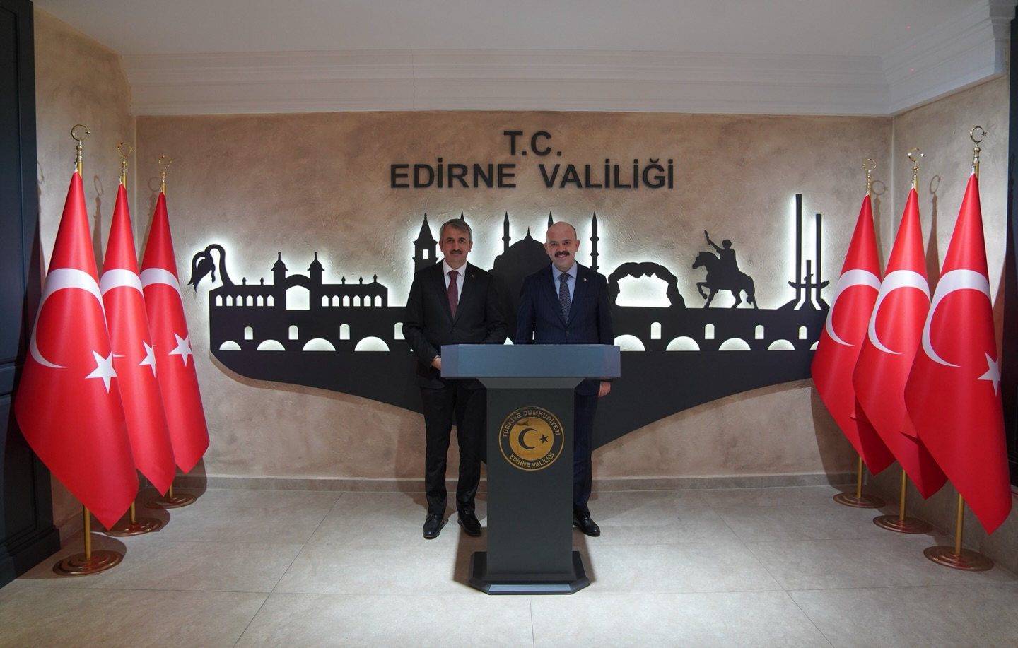 Bakan Yardımcısı Çalışkan,  Vali Sezer'i Ziyaret Etti