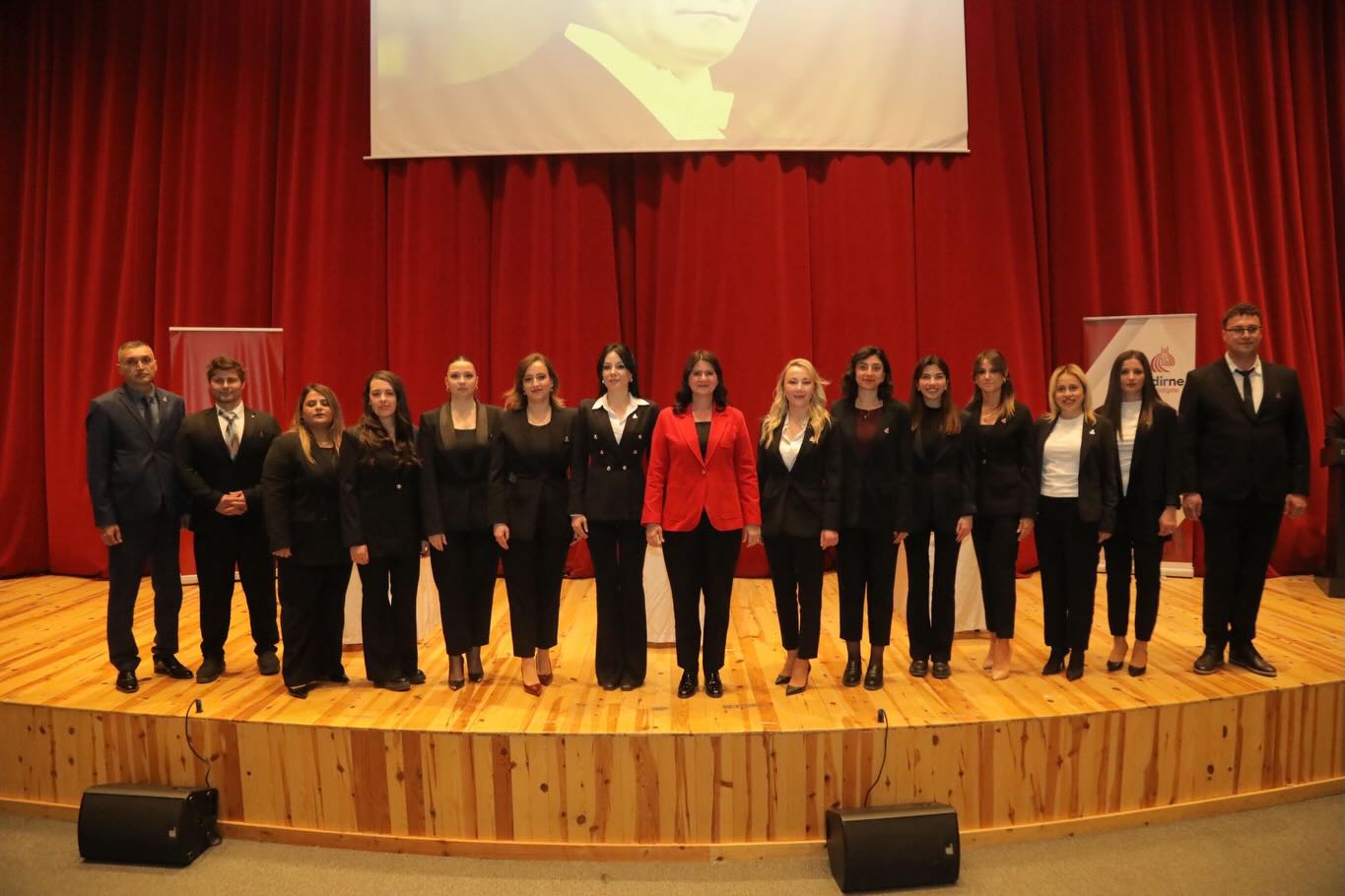 Belediye’de 14 çalışan memur oldu