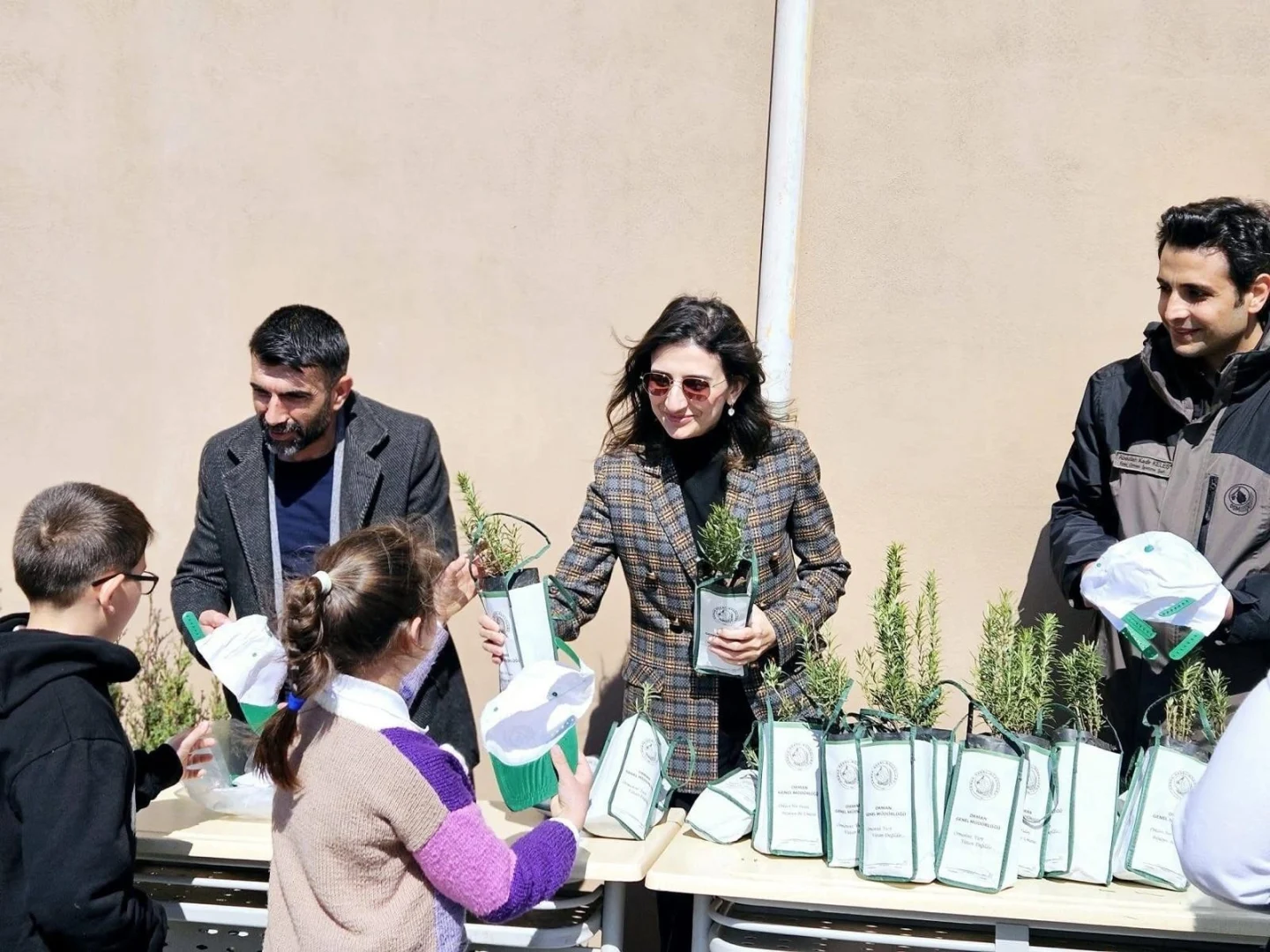 Enez'de Yeşil Gelecek: Fidanlar Toprakla Buluştu