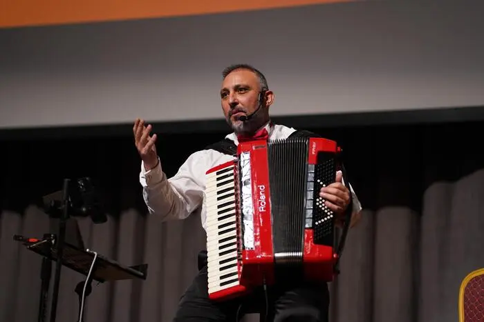 Kaşıkçı’dan “Kadın ve Göç” temalı müzikli söyleşi