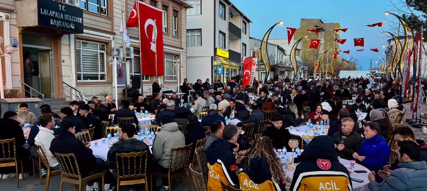 Lalapaşa’da Ramazan Bereketi: İftar Sofrasında Birlik ve Şükür Duası