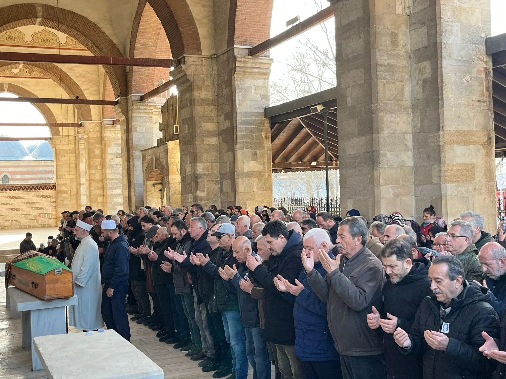  Tomris Öğretmen son yolculuğuna uğurlandı