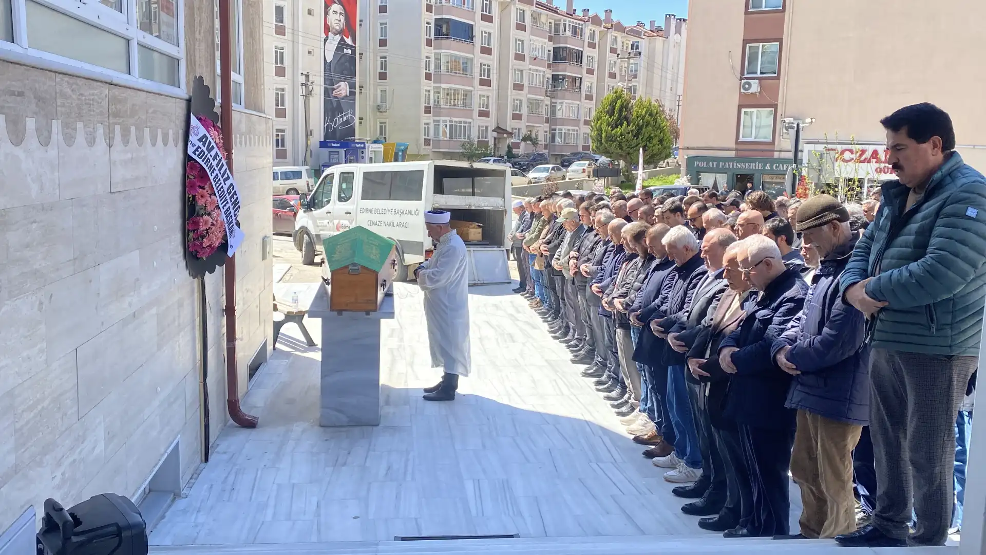 Balkondan düşen çocuk yaşamını yitirdi