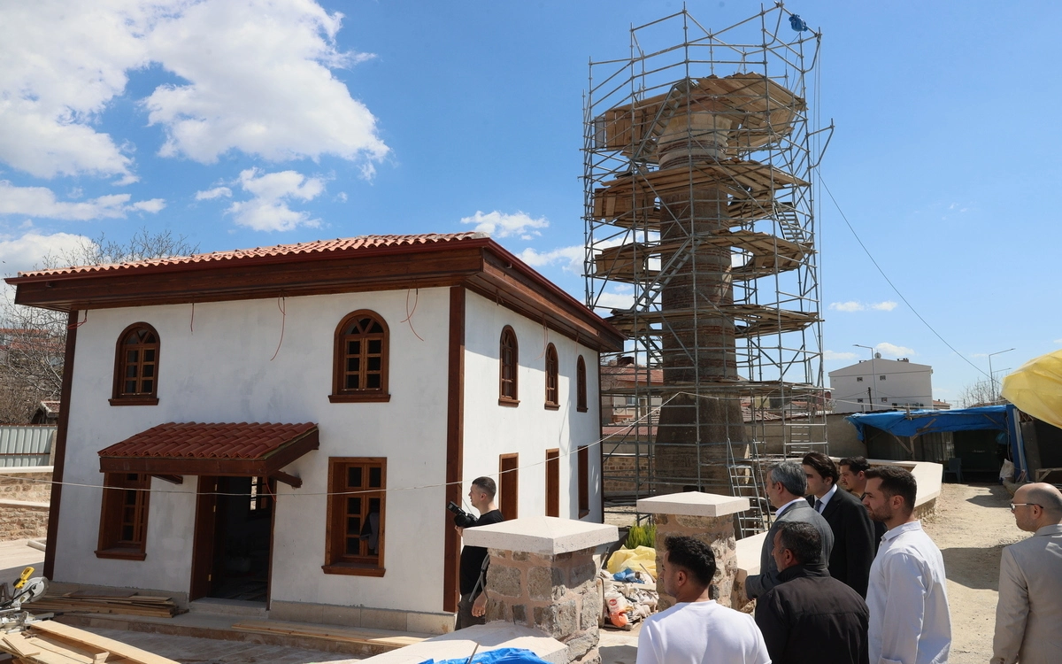 Bir ay sonra ibadete açılıyor