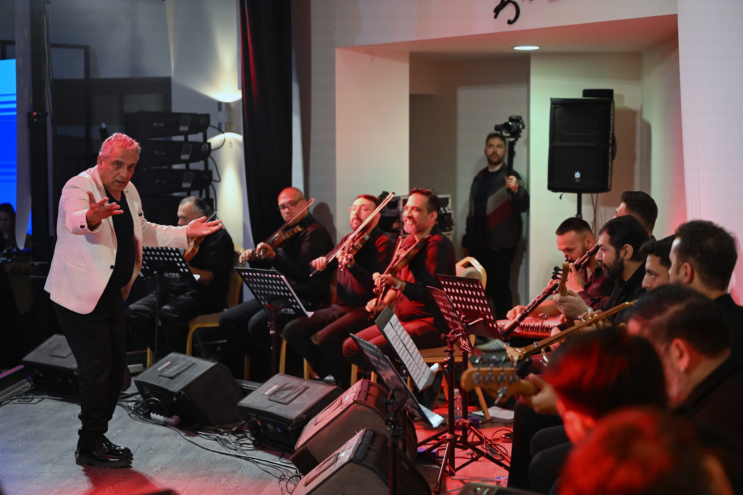 Romanlar Gününe özel Tepecik Filarmoni Orkestrası konser verdi