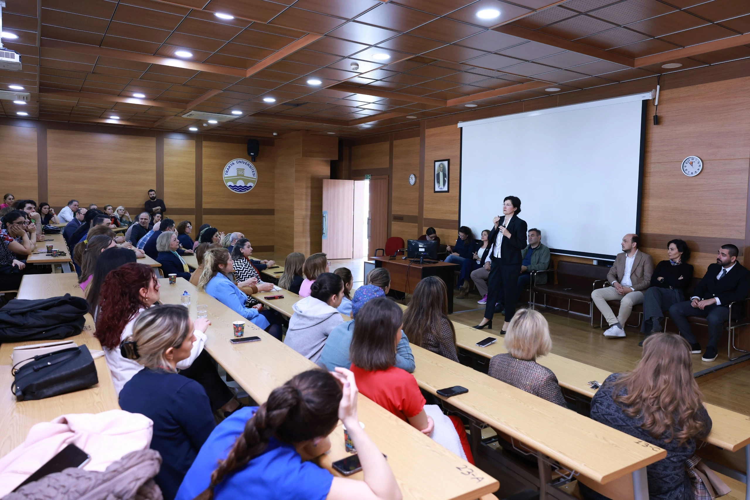 T.Ü’nden Meme Kanseri Uyarısı: 'Her Dakika 4 Kadına Tanı Konuyor'